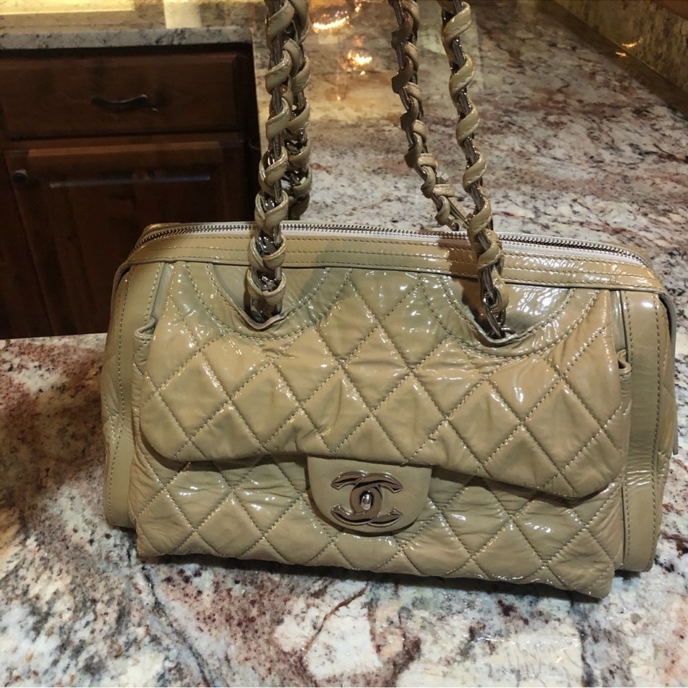 Chanel quilted bag